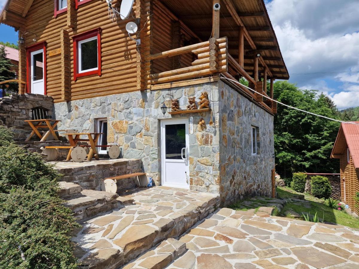 Троє Поросят Villa Slavske Exteriör bild